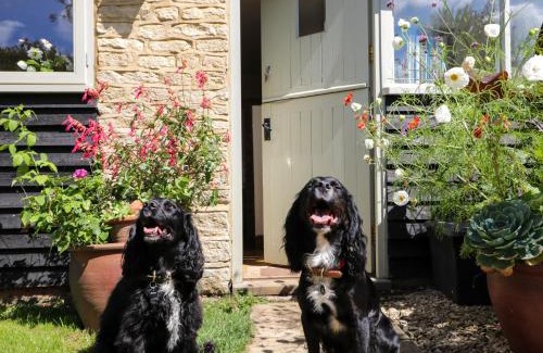 Moreton-in-Marsh House | Henmarsh Cottage