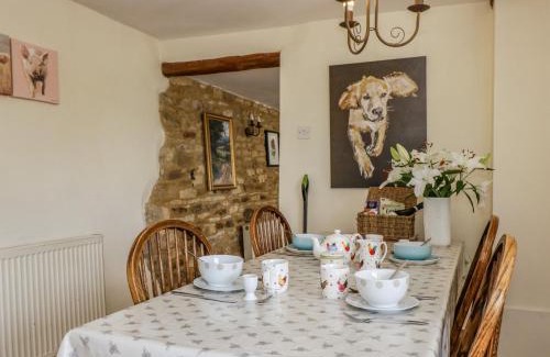 Moreton-in-Marsh House | Henmarsh Cottage