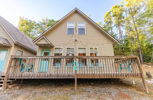 Edgemont Cabin | Hennie's Hideaway #2
