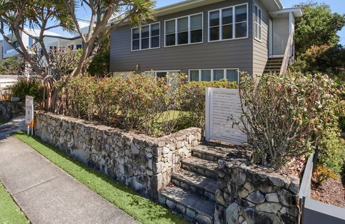 Dicky Beach House | Henzell Street 28. Dicky Beach