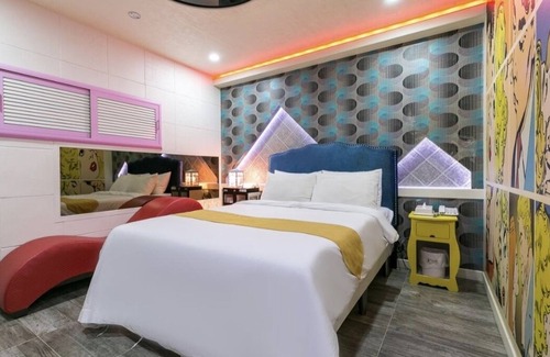 Downtown Hotel | HERA DRIVE IN HOTEL
