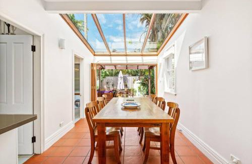 Manly House | Heritage Charm in Manly's Sun-Drenched Paradise