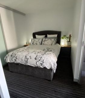 St Kilda Apartment | Heritage Charm - in St Kilda