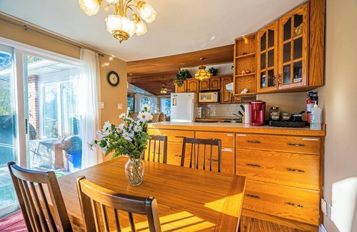 Valentia House | Heritage Cottage on Lake Scugog