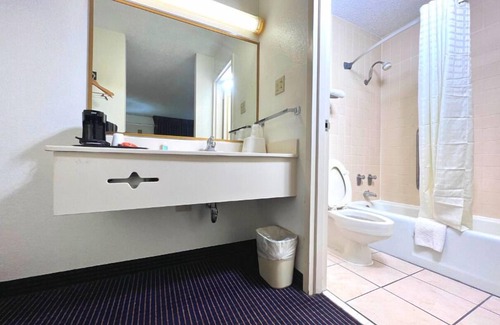 Baton Rouge Hotel | Heritage Inn and Suites