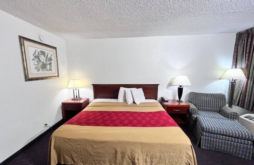 Baton Rouge Hotel | Heritage Inn and Suites
