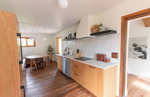 Golden Ski Chalet | Heritage, Scenic Views & Comfort at Chalet Aemmer