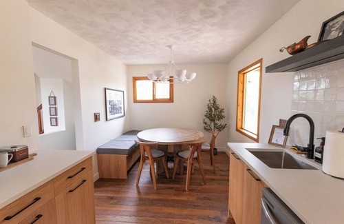 Golden Ski Chalet | Heritage, Scenic Views & Comfort at Chalet Aemmer