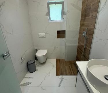 Qazim Pali Apartment | Hermes Borsh