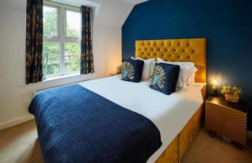 Oadby Apartment | Hermitage Court Apartment - Sleeps 6