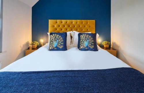 Oadby Apartment | Hermitage Court Apartment - Sleeps 6