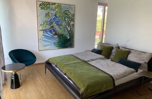 Stetten Apartment | Herzlich Willkommen im Lichtdurchfluteten Barrierefreien Apartment Maulbeere