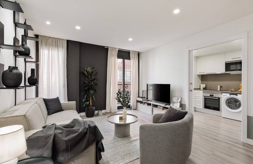 Les Corts Apartment | Heures - 2 bedroom, office and pool in Les Corts