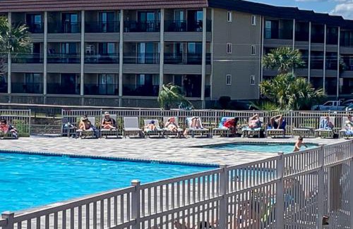 Folly Field Apartment | HH Beach & Tennis B127