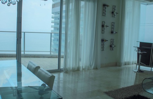 Punta Pacifica Condo | HHH Luxurious 3/3 over 3.000 ft2 Condo in Panama City next to Trump Hotel & Casi