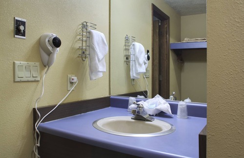 Seaside Hotel | Hi-Tide Oceanfront Inn