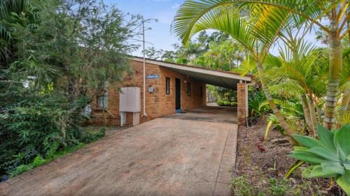 Korora House | Hibiscus