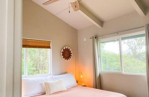 Keaau Apartment | Hibiscus Hale, Full Kitchen, King Bed, Parking