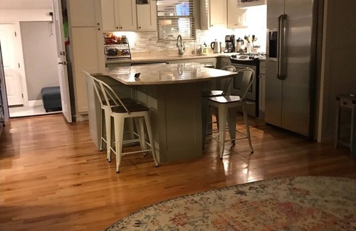 Amarillo House | Hibiscus House central located