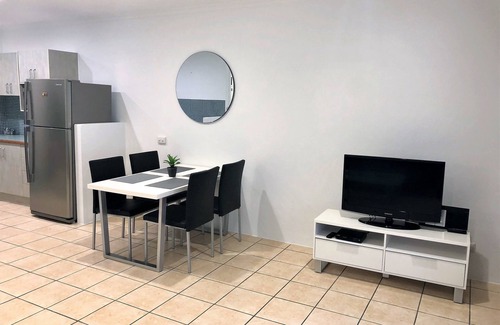 Palm Cove Apartment | Hibiscus On Palm Cove at Marlin Waters