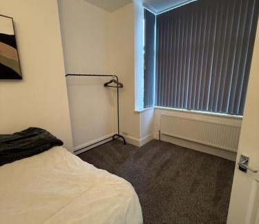 Northfield Apartment | Hidden Gem - 4 Bedroom Home