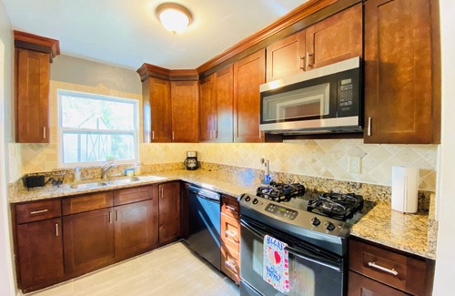 Titusville House | Hidden gem! Close to Space Center, Beach and Indian River Lagoon
