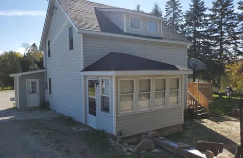 Stokes Bay House | Hidden Gem Cottage minutes away from Parks/Beaches