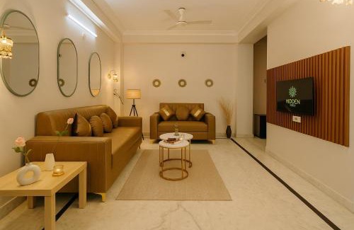 Banjara Hills Apartment | Hidden Gem - Fully Furnished 1BHK with Café Lights & Canopy, AC & Fast Wifi