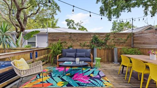Vilano Beach House | Hidden Grove Hot Tub Deck w Lounge 2 blocks to the Beach