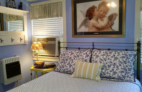 Eureka Springs Historic District Bed & Breakfast | Hidden Springs Bed & Breakfast