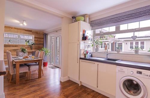Walton on the Naze House | Hide and Sleep