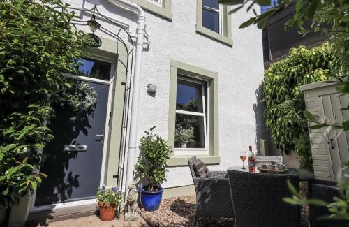 Penrith House | Hideaway Cottage