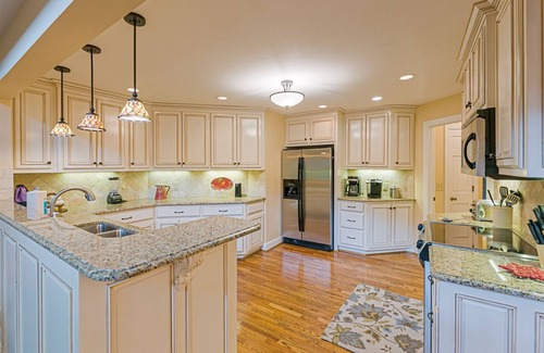 Helen House | Hideaway Manor - Luxury Home w/Hot Tub just Minutes Away from Downtown Helen
