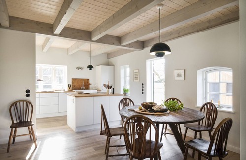 Holzdorf House | Hideaway under thatch for large families with sauna and stove