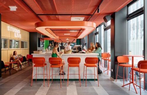 Issy-les-Moulineaux Hotel | Hife Paris Issy Porte de Versailles