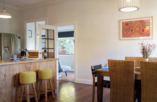 Margaret River House | Higgins Hideaway Central Cottage with Garden Oasis