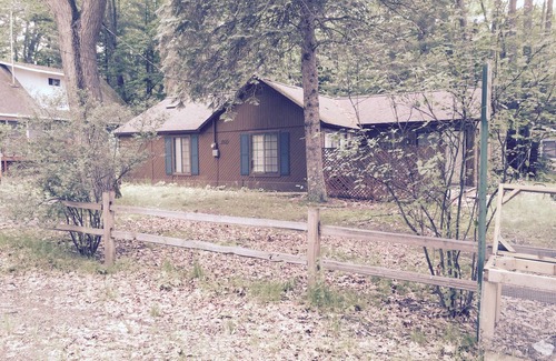 Higgins Lake Cabin | Higgins Lake Cabin ! Come enjoy the last warm days of summer.