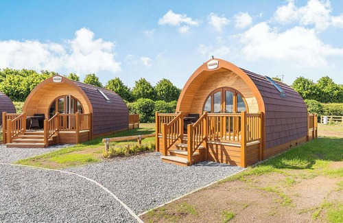 Arnold Apartment | High Farm Deluxe Pod