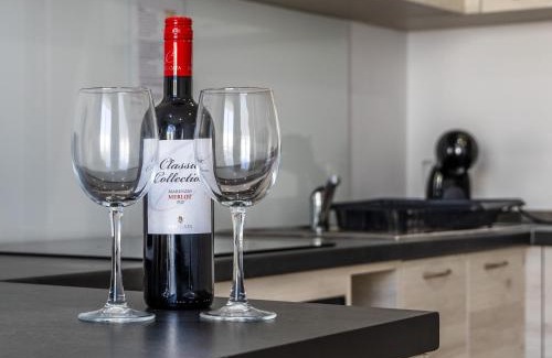 San Gwann Apartment | High floor family of 3 apartment - By Solea