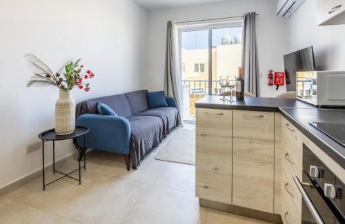 San Gwann Apartment | High floor family of 3 apartment - By Solea