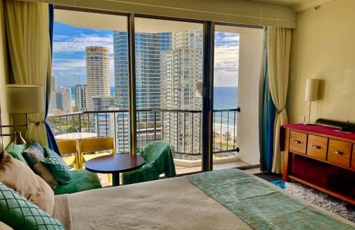 Surfers Paradise Apartment | High Floor Ocean View at Surfers Paradise - Hotel Studio