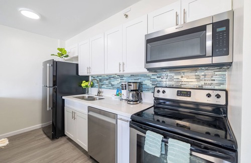 Waikiki Apartment | High Floor Ocean View Condo with 2 Double Beds