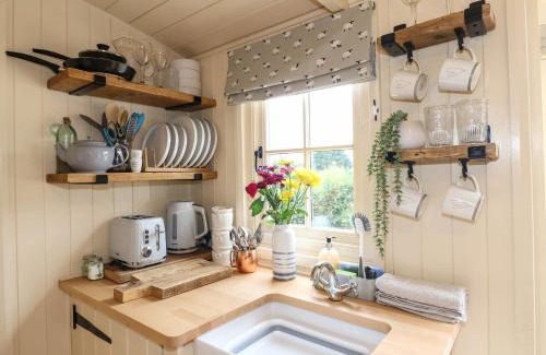 Ashbourne House | High Grounds Shepherd's Hut