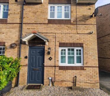 Idle Apartment | High Rigg House Bradford - Luxury Accomodation with Private Parking