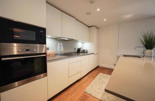 Royal Borough of Kensington and Chelsea Apartment | High Steet Kensington Penthouse