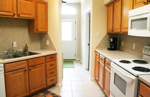 Wellborn House | High Style Accommodations With Peaceful Patio!