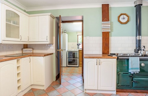 Haverfordwest Cottage | HIGHBURY, family friendly, country holiday cottage in Spittal