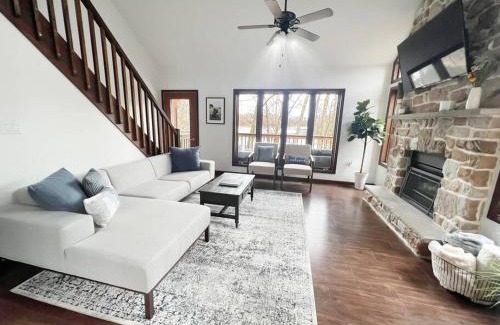 East Stroudsburg House | Highland House: Lakefront, Hot Tub, Views, Private