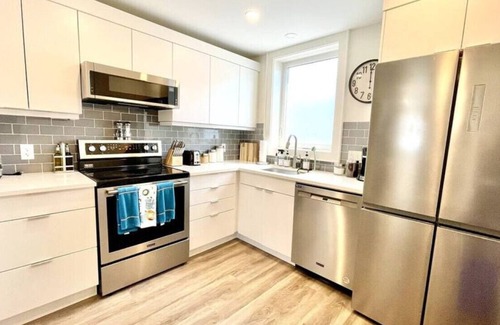 Meaford Apartment | "Hike" at Hills Meaford | 2BD Suite + Pets!