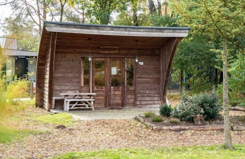 Otterlo RV Rental | Hikers cabin with 1 bedroom and own water supply